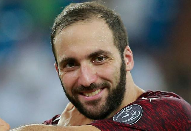  那不勒斯训练开放日；转会期临场应变引欢呼；西甲在即；心理建设被强调-九游互动体验